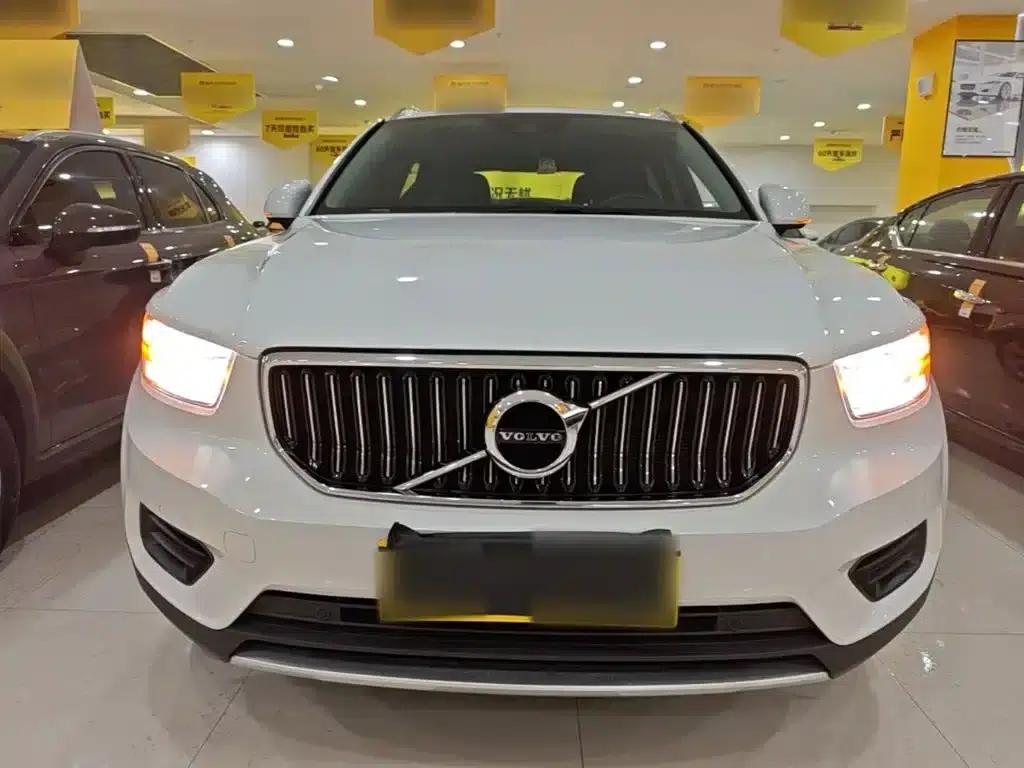 2021 Volvo XC40 T4 AWD Smart Fashion Edition — миниатюра 3