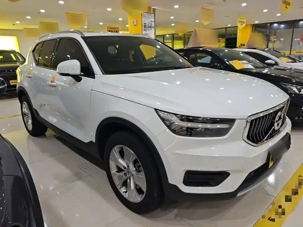 2021 Volvo XC40 T4 AWD Smart Fashion Edition — миниатюра 4