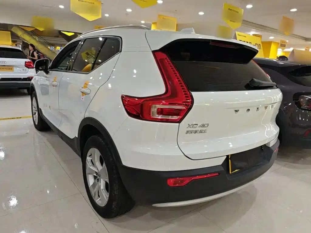 2021 Volvo XC40 T4 AWD Smart Fashion Edition — миниатюра 5