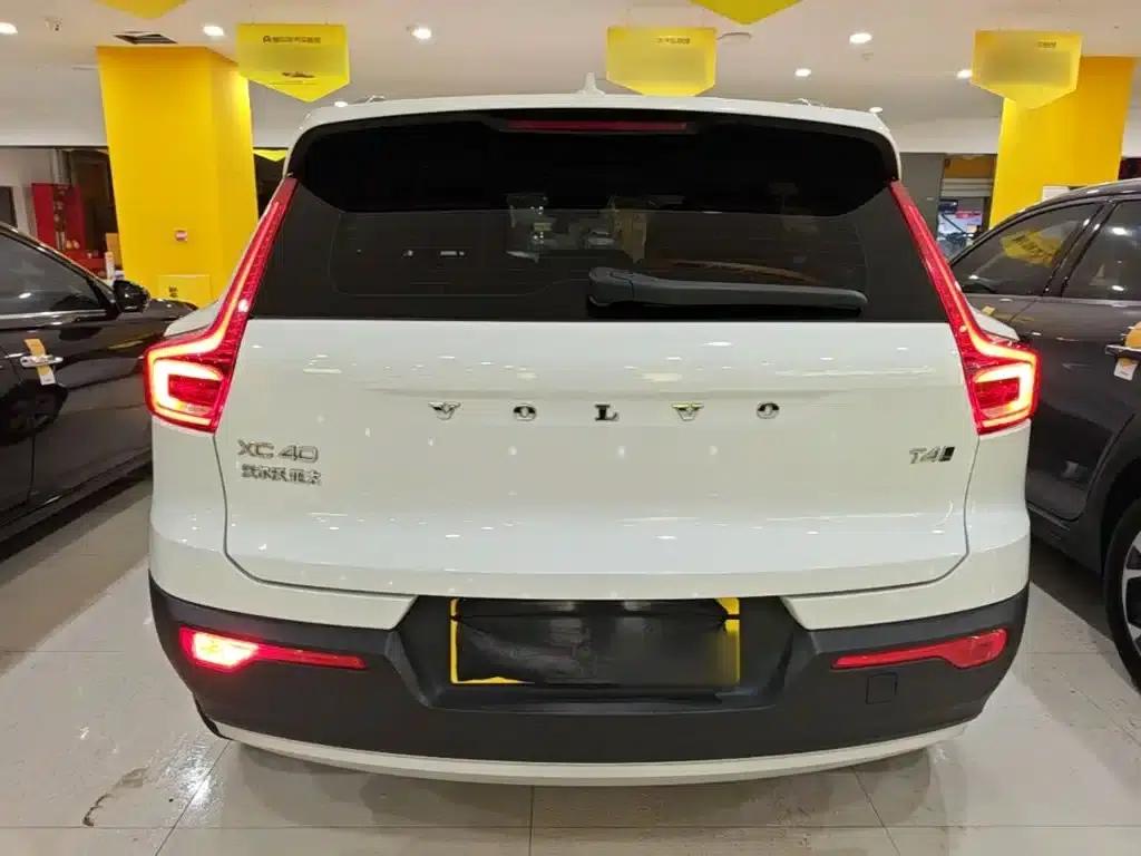 2021 Volvo XC40 T4 AWD Smart Fashion Edition — миниатюра 6