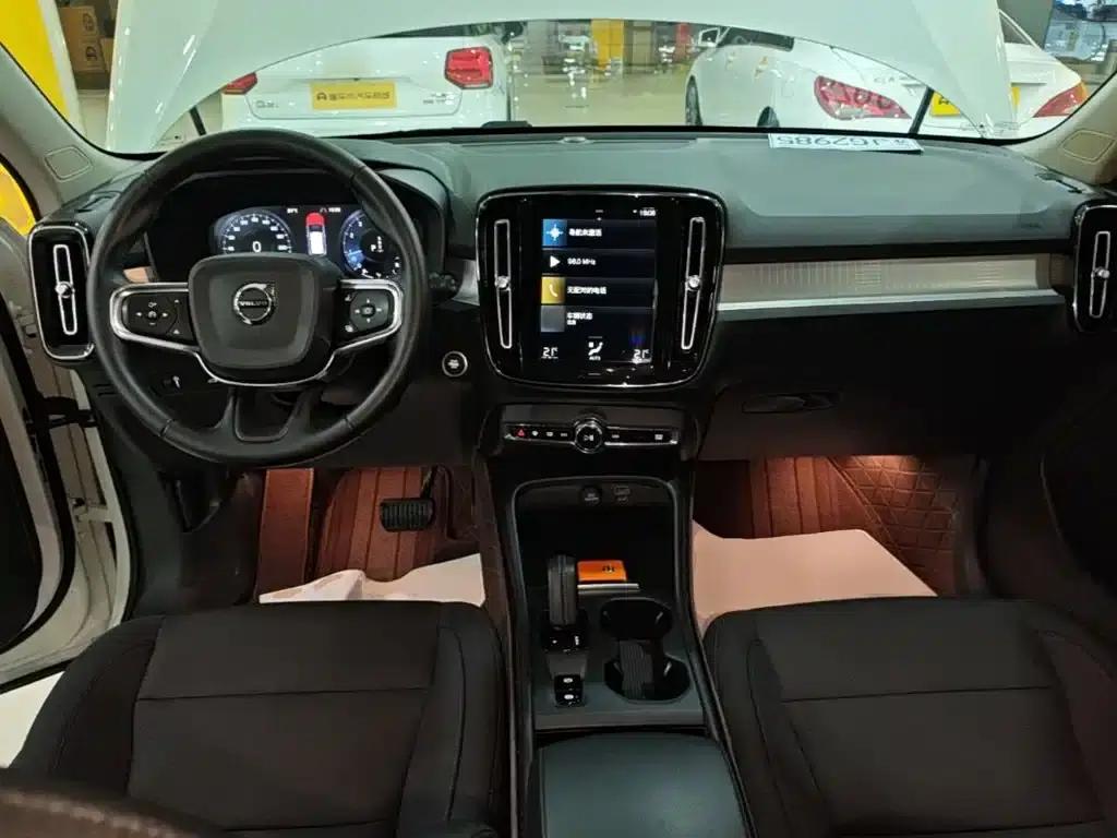 2021 Volvo XC40 T4 AWD Smart Fashion Edition — миниатюра 10