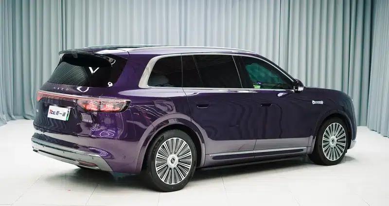 Wenjie M8 2025 Extended Range Max+ 6-Seat 4WD Version (192-line LiDAR) — миниатюра 4