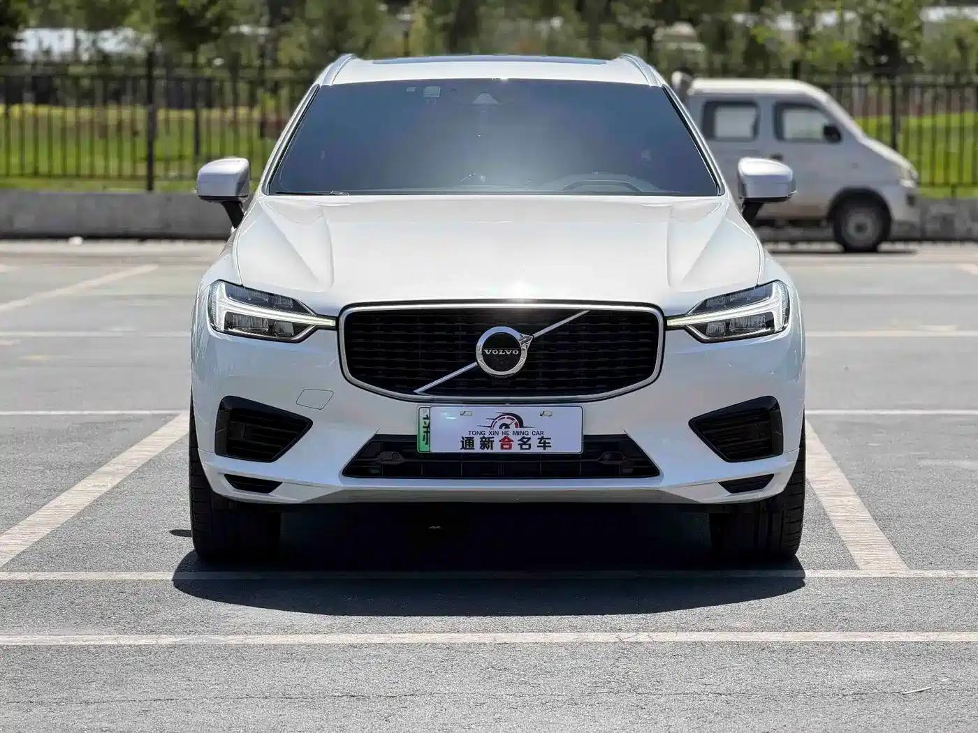 2019 Volvo XC60 Plug-in Hybrid T8 E-Drive Hybrid Smart Sport Edition (China V Emission Standard) — миниатюра 2