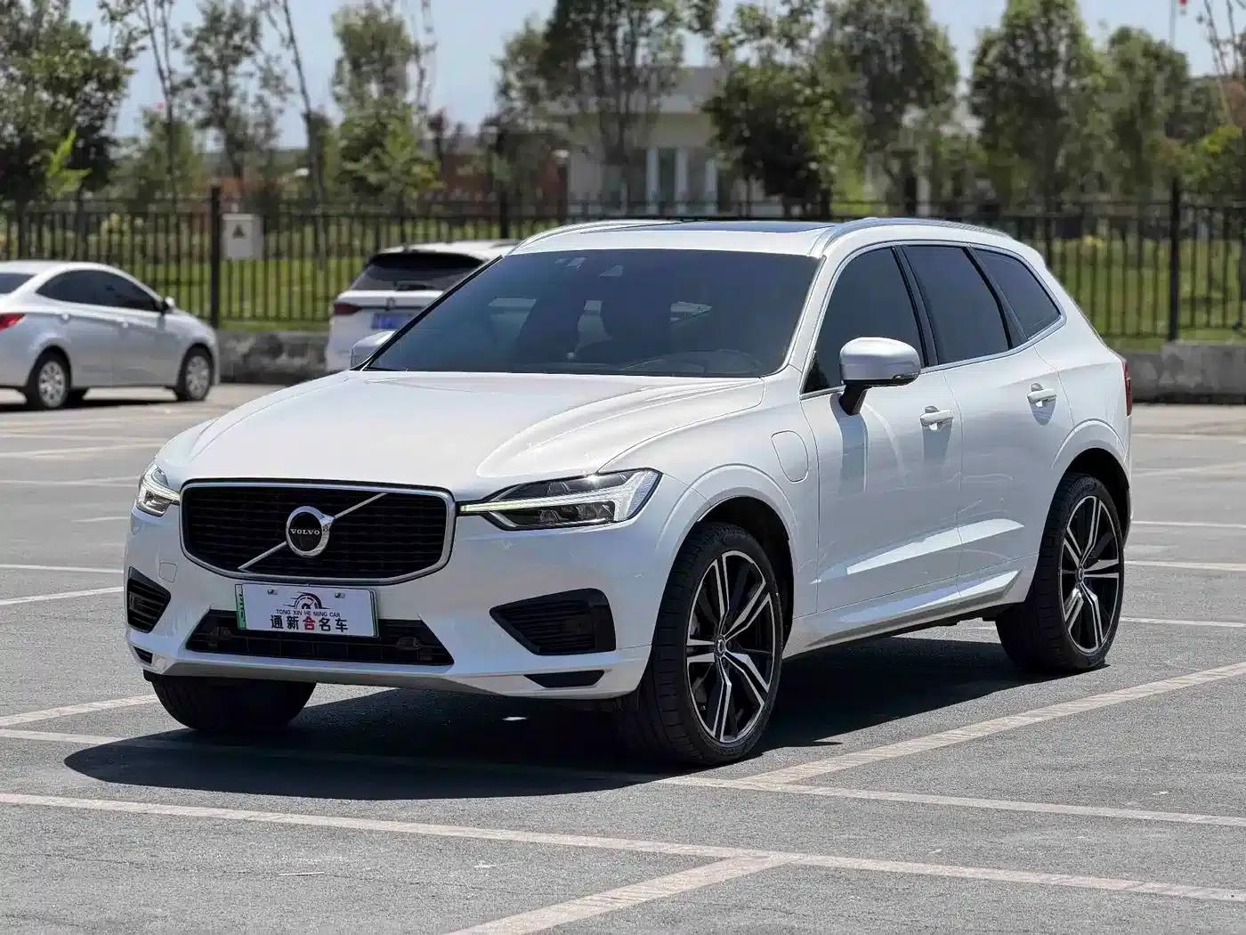 2019 Volvo XC60 Plug-in Hybrid T8 E-Drive Hybrid Smart Sport Edition (China V Emission Standard) — миниатюра 3