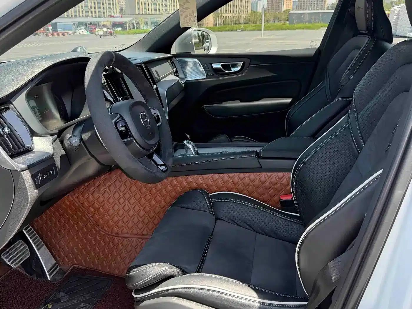 2019 Volvo XC60 Plug-in Hybrid T8 E-Drive Hybrid Smart Sport Edition (China V Emission Standard) — миниатюра 5