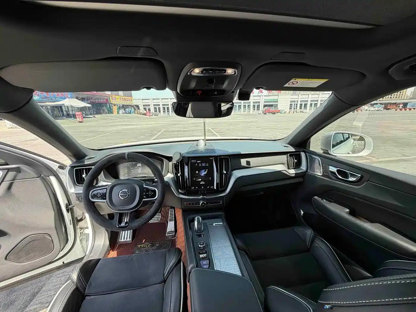 2019 Volvo XC60 Plug-in Hybrid T8 E-Drive Hybrid Smart Sport Edition (China V Emission Standard) — миниатюра 6