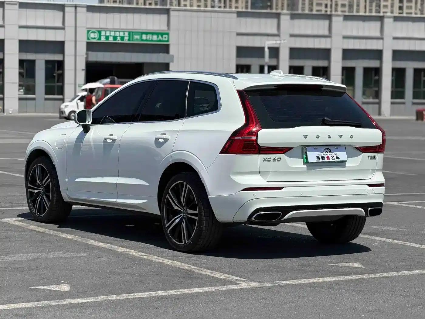 2019 Volvo XC60 Plug-in Hybrid T8 E-Drive Hybrid Smart Sport Edition (China V Emission Standard) — миниатюра 8