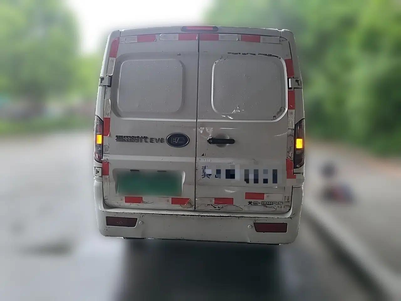 Foton Skyworth EV6 2023 Fast and Slow Charging Version — миниатюра 5