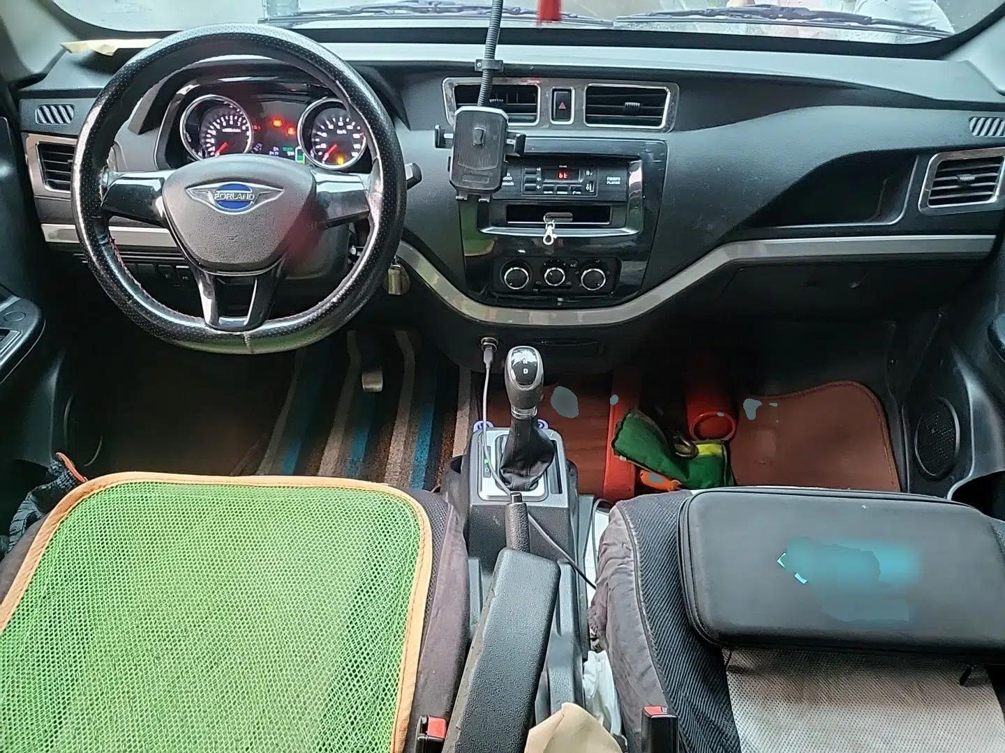 Foton Skyworth EV6 2023 Fast and Slow Charging Version — миниатюра 9