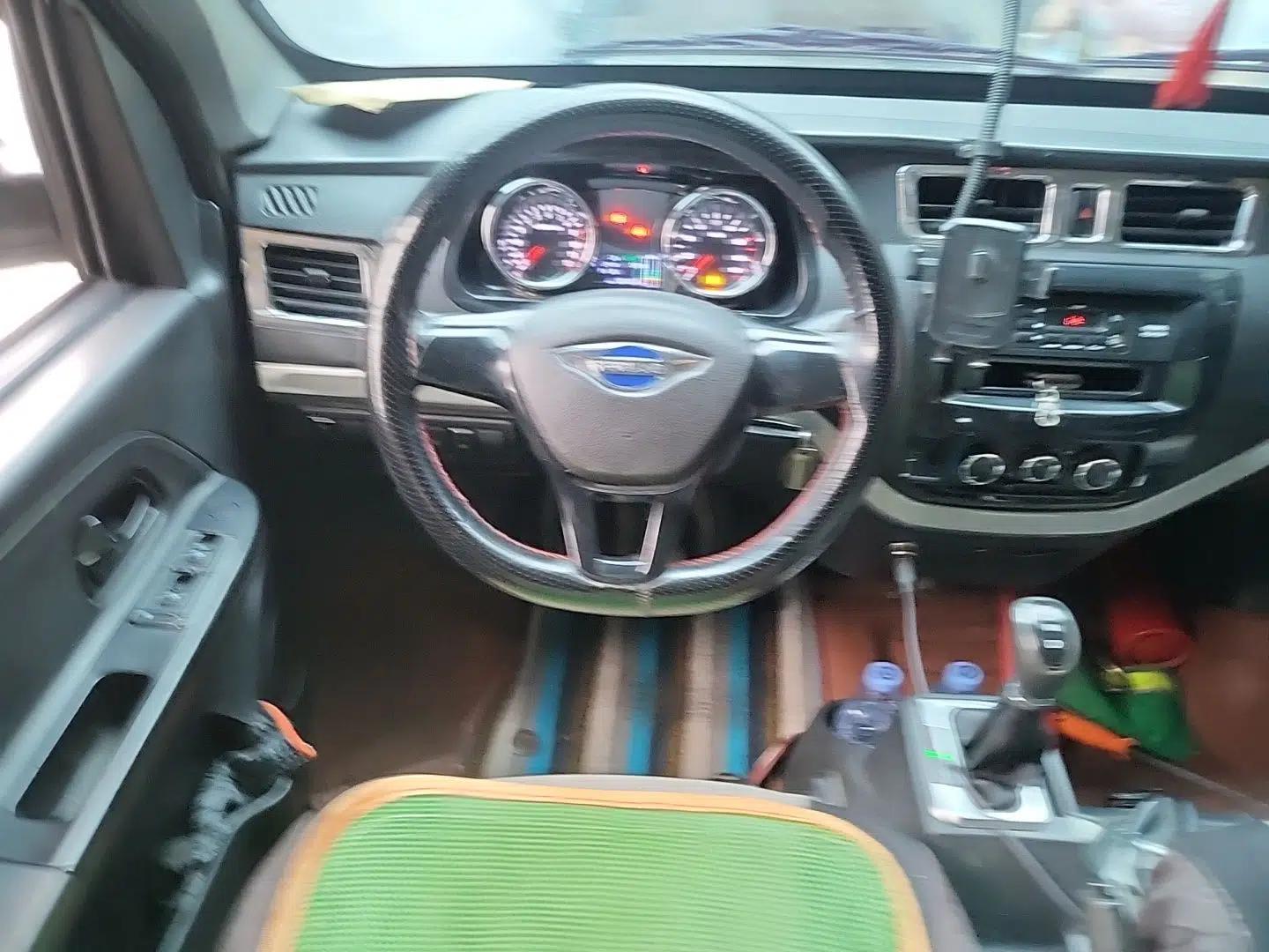 Foton Skyworth EV6 2023 Fast and Slow Charging Version — миниатюра 10