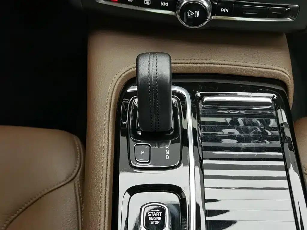 2020 Volvo S90 Plug-in Hybrid T8 E-Drive Hybrid Smart Luxury Edition — миниатюра 13