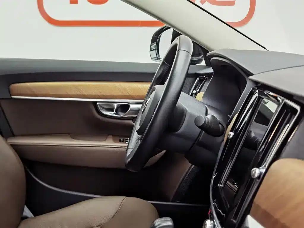 2020 Volvo S90 Plug-in Hybrid T8 E-Drive Hybrid Smart Luxury Edition — миниатюра 22