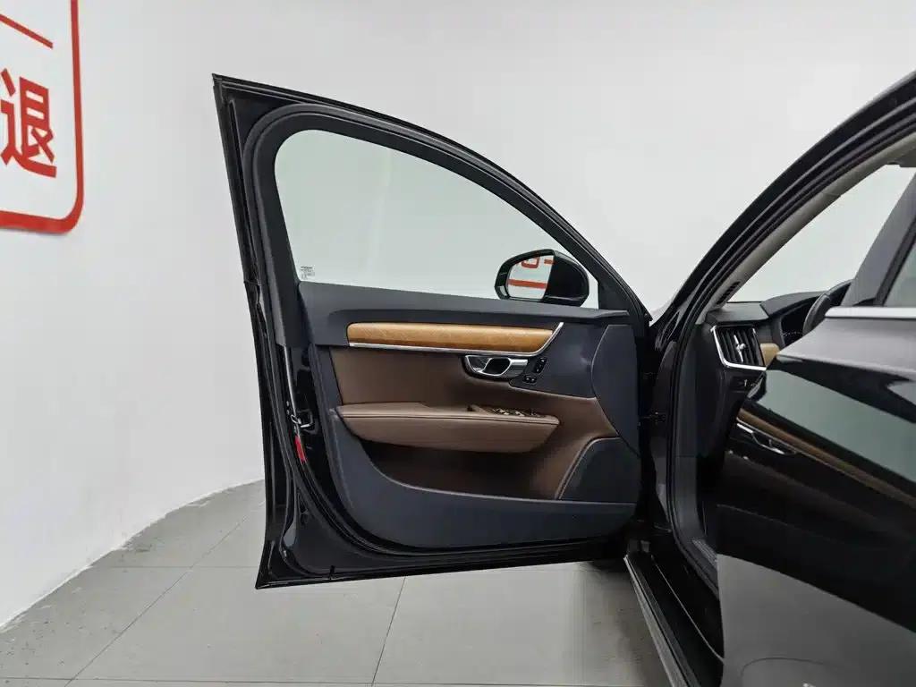 2020 Volvo S90 Plug-in Hybrid T8 E-Drive Hybrid Smart Luxury Edition — миниатюра 8
