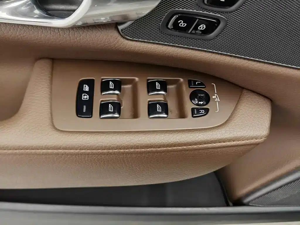 2020 Volvo S90 Plug-in Hybrid T8 E-Drive Hybrid Smart Luxury Edition — миниатюра 9