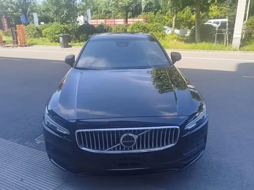 2024 Volvo S90 Plug-in Hybrid, All-Wheel Drive, Long Range, Inscription Luxury Edition — миниатюра 3
