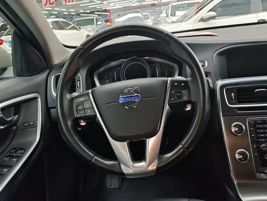 2015 Volvo V60 T5 Smart Edition — миниатюра 15