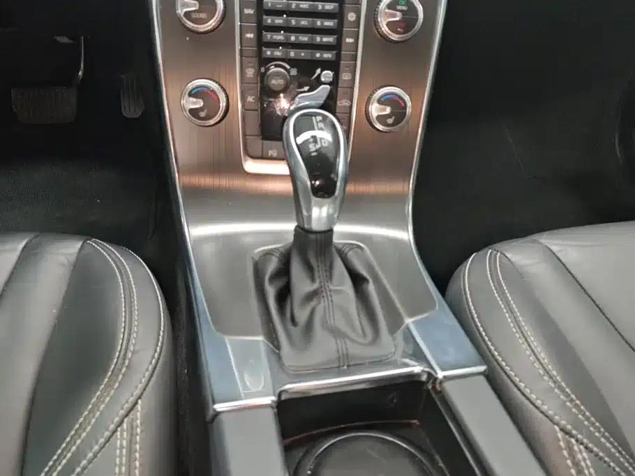 2015 Volvo V60 T5 Smart Edition — миниатюра 16