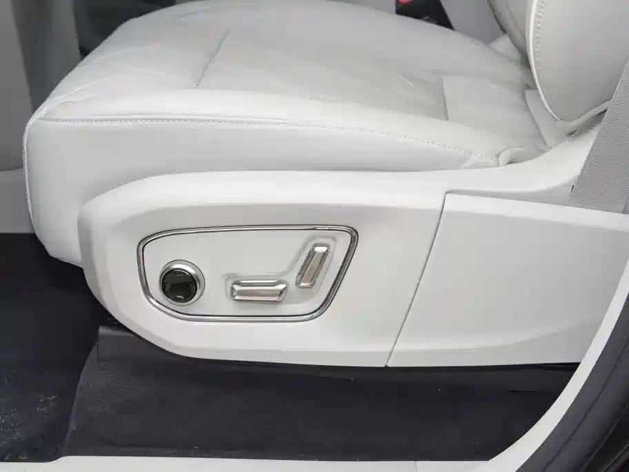 Volvo EM90 2025 Ultra 6-seater — миниатюра 8