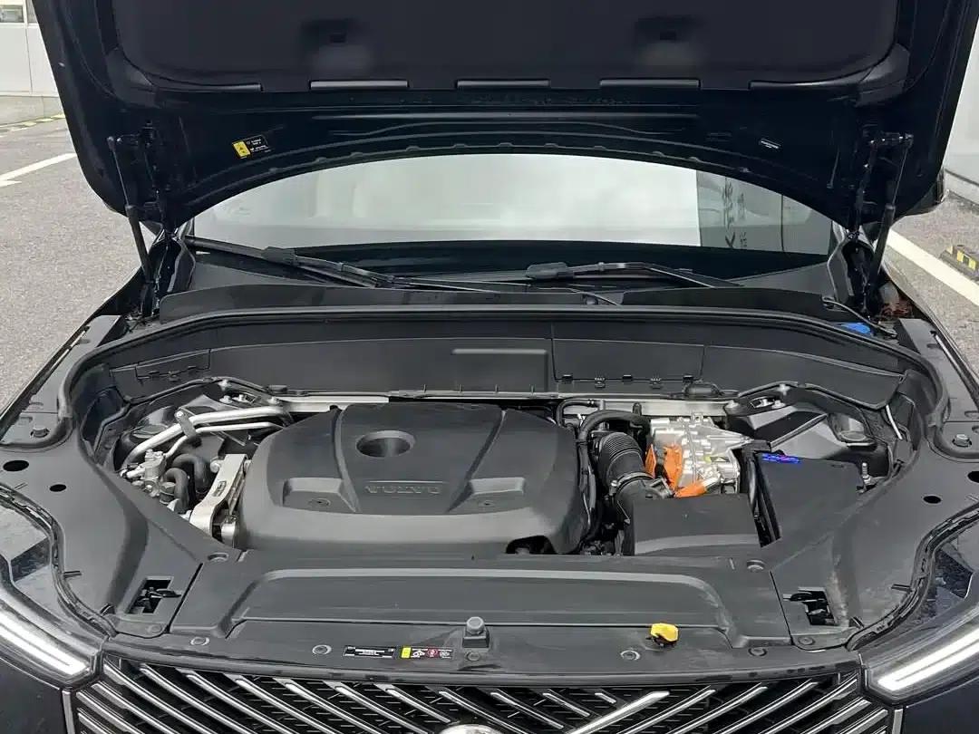 2025 Volvo XC90 Plug-in Hybrid Facelift T8 Luxury 7-Seater — миниатюра 18