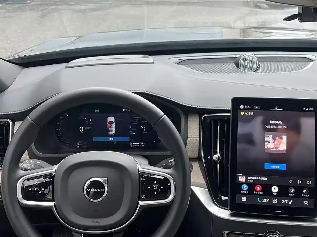 2025 Volvo XC90 Plug-in Hybrid Facelift T8 Luxury 7-Seater — миниатюра 10