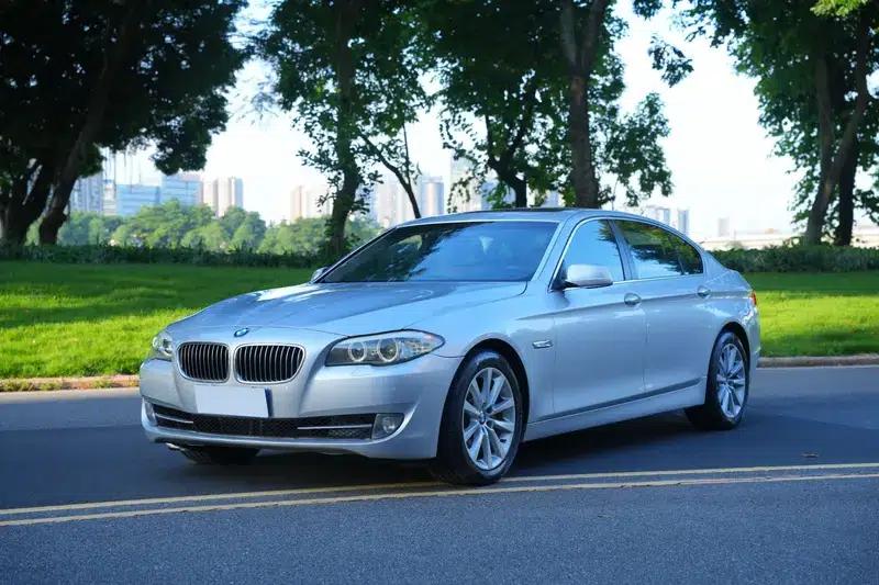 BMW 5 Series 2011 535Li Luxury — миниатюра 1