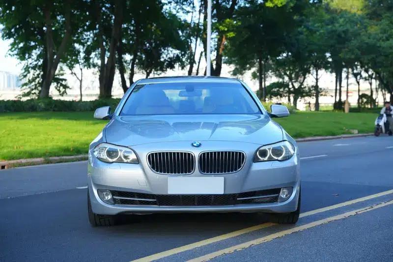 BMW 5 Series 2011 535Li Luxury — миниатюра 2