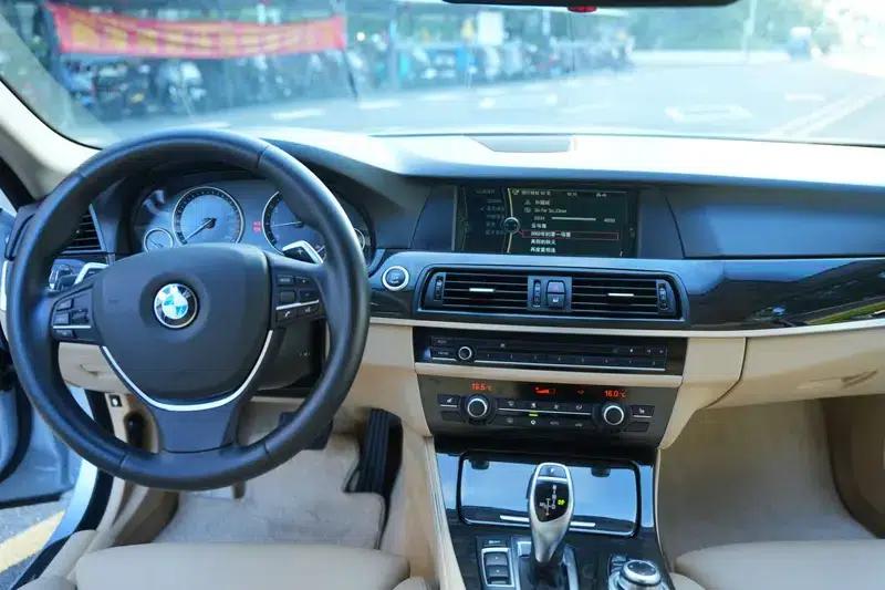 BMW 5 Series 2011 535Li Luxury — миниатюра 22