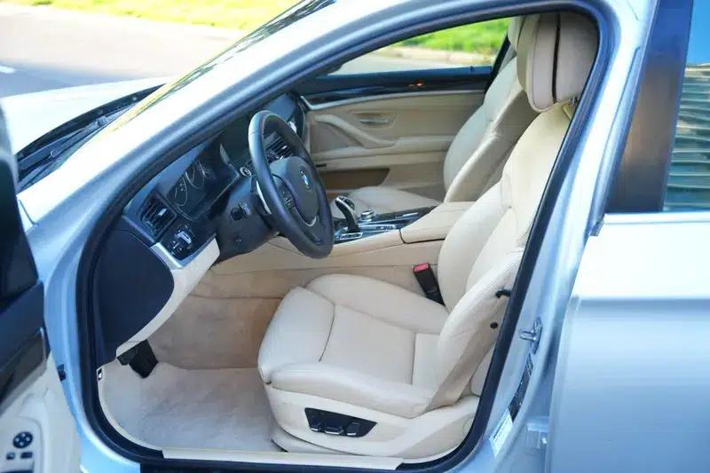 BMW 5 Series 2011 535Li Luxury — миниатюра 27