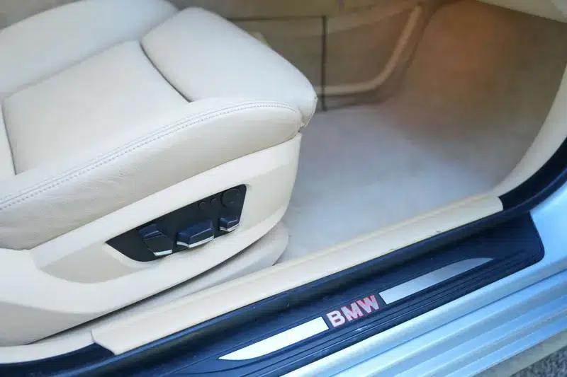 BMW 5 Series 2011 535Li Luxury — миниатюра 30