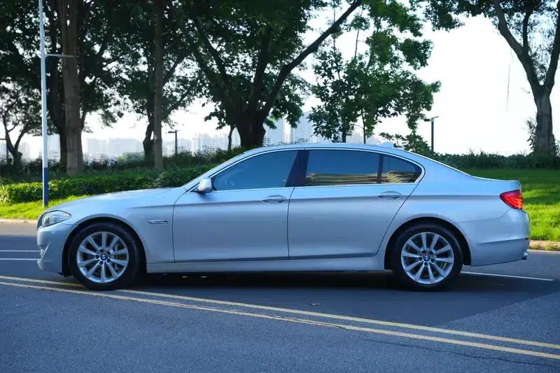 BMW 5 Series 2011 535Li Luxury — миниатюра 4