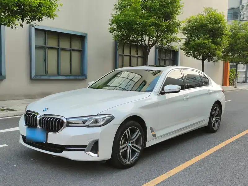 2023 BMW 5 Series 530Li Leading Luxury Package — миниатюра 1