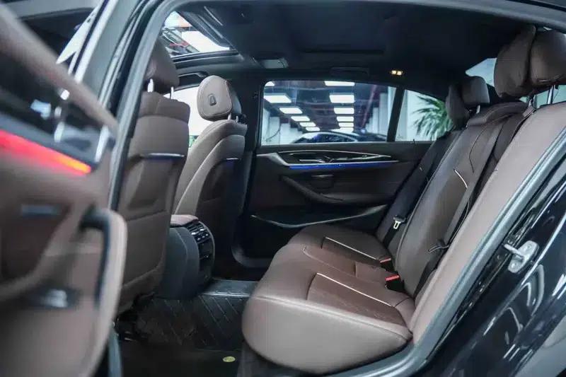 2022 BMW 5 Series Facelift 530Li Leading Edition M Sport Package — миниатюра 12
