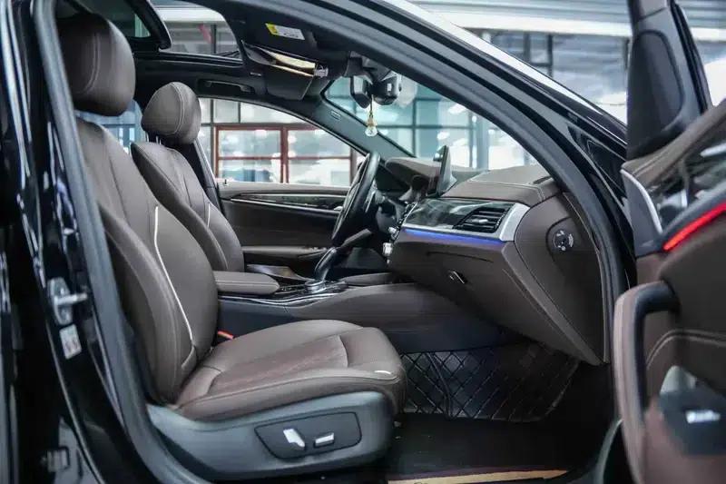 2022 BMW 5 Series Facelift 530Li Leading Edition M Sport Package — миниатюра 13