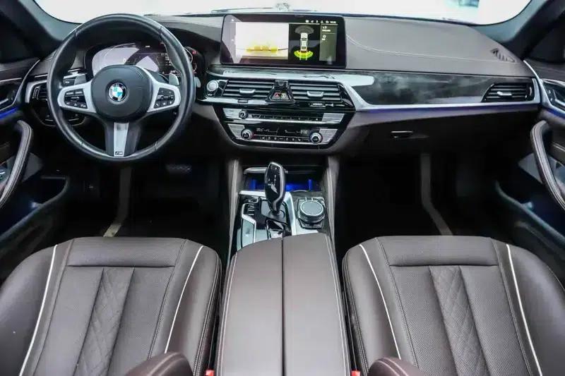 2022 BMW 5 Series Facelift 530Li Leading Edition M Sport Package — миниатюра 8