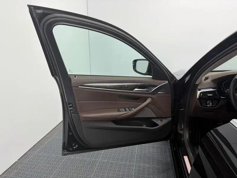 BMW 5 Series 2022 Facelift 525Li Luxury Package — миниатюра 15