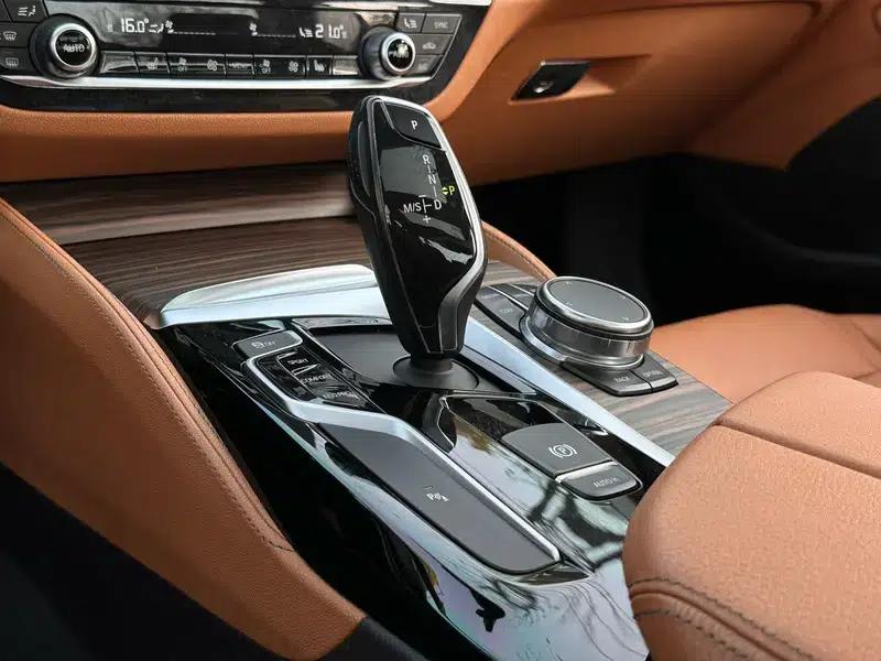 2018 BMW 5 Series 530Li Leading Luxury Package — миниатюра 15