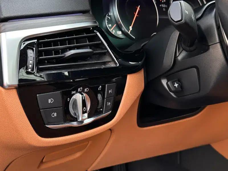 2018 BMW 5 Series 530Li Leading Luxury Package — миниатюра 16