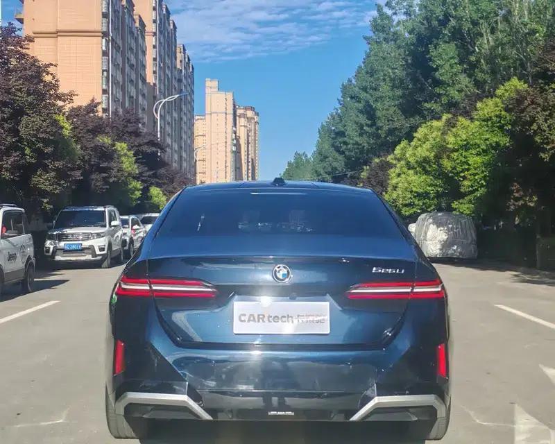 2024 BMW 5 Series 525Li M Sport Package — миниатюра 5