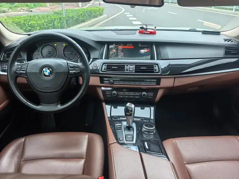 2014 BMW 5 Series 520Li Elegant Edition — миниатюра 11
