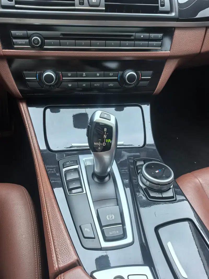 2014 BMW 5 Series 520Li Elegant Edition — миниатюра 12