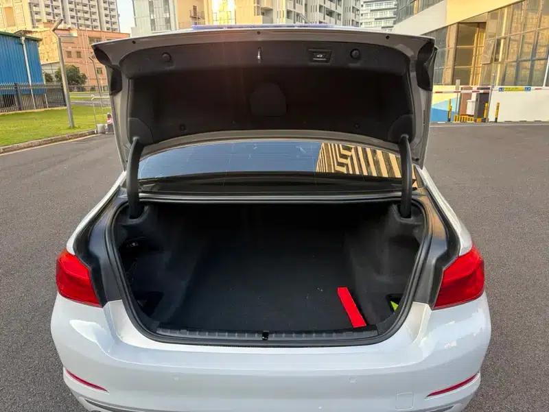BMW 5 Series 2019 530Li Leading Luxury Package — миниатюра 15