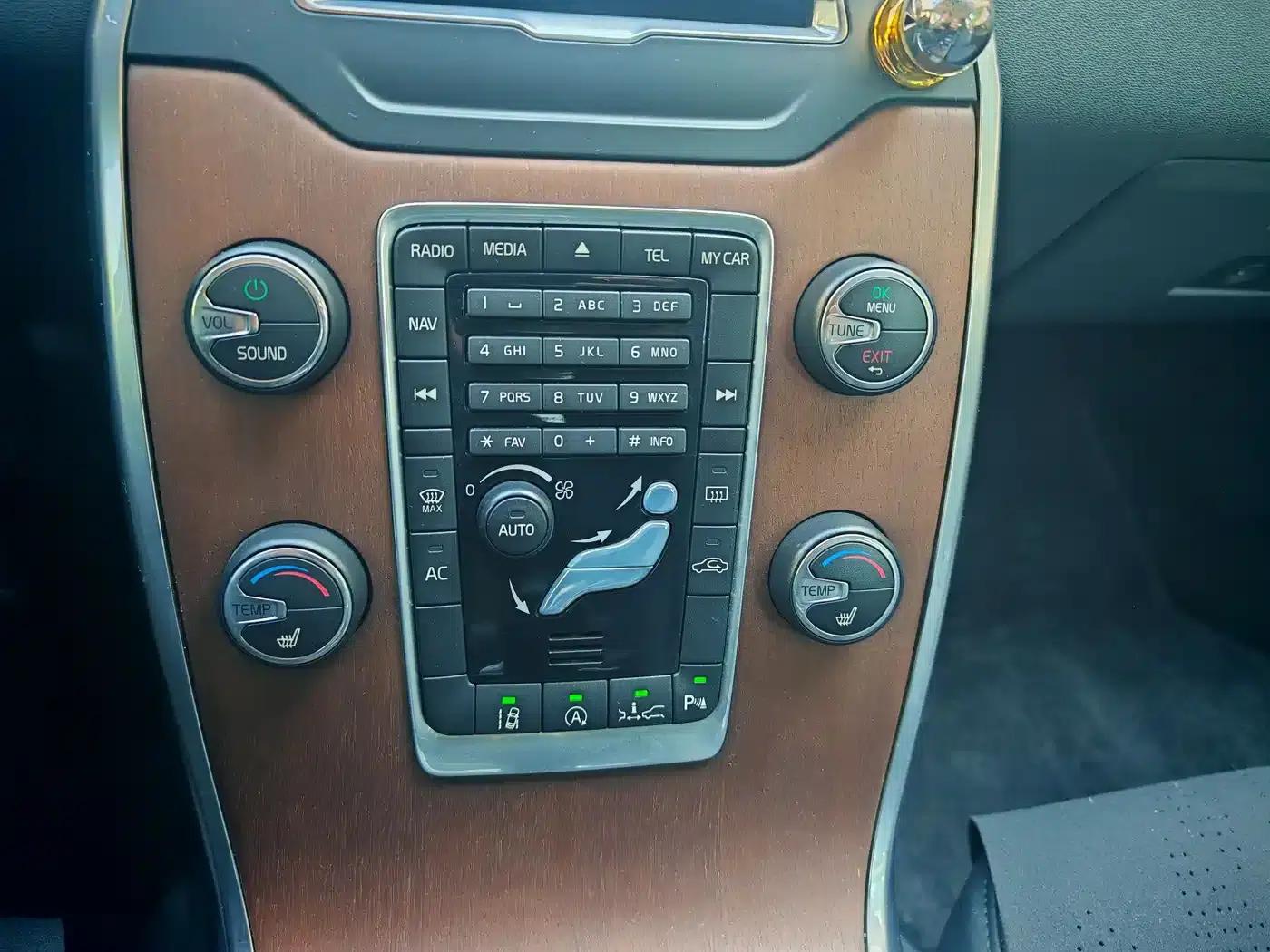 2015 Volvo S80L 2.0T T5 Smart Edition — миниатюра 11