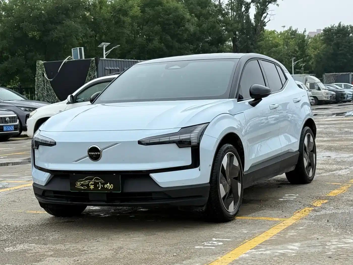 Volvo EX30 2025 Rear-Wheel Drive Long Range Ultra — миниатюра 1