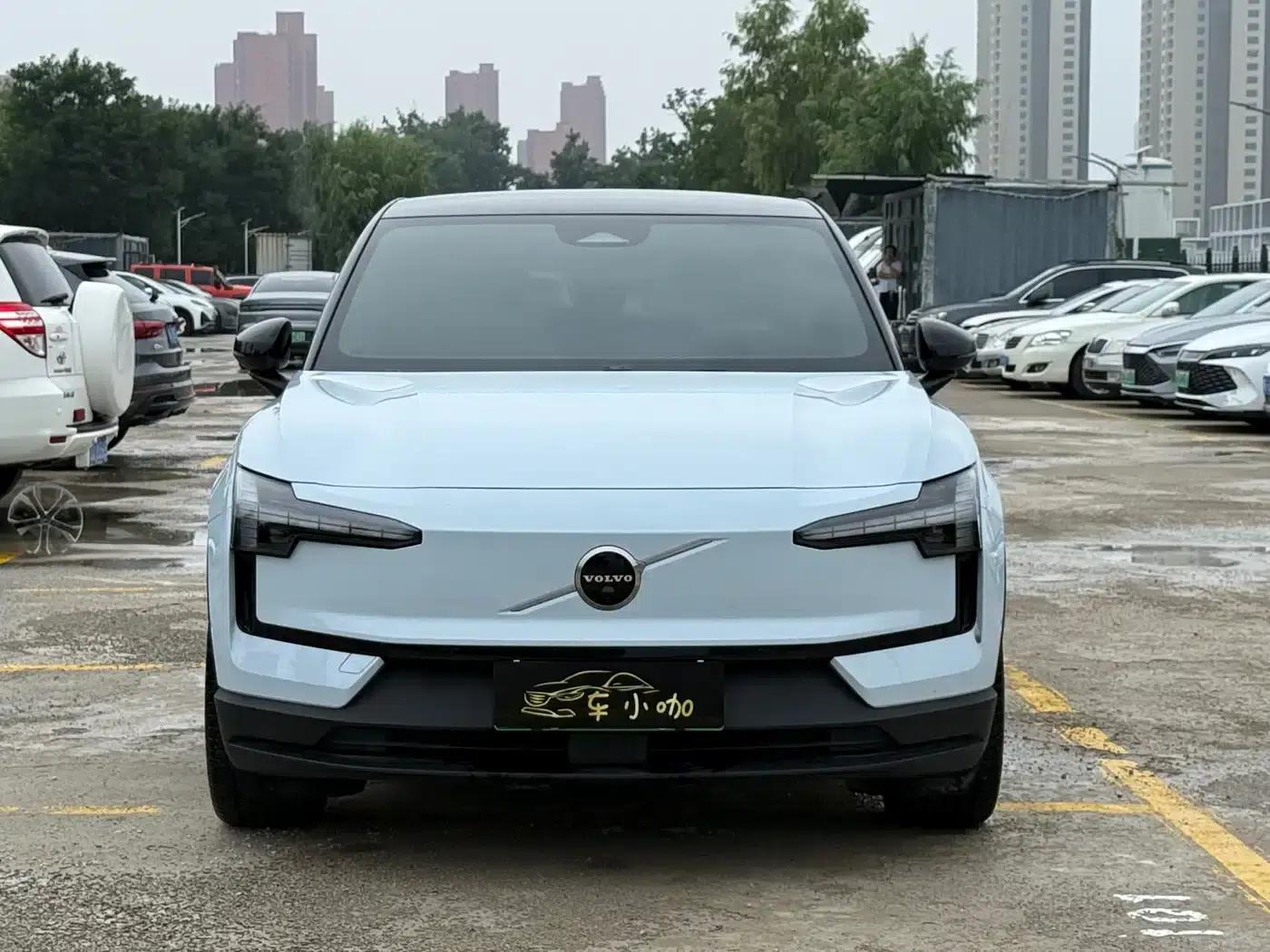 Volvo EX30 2025 Rear-Wheel Drive Long Range Ultra — миниатюра 2