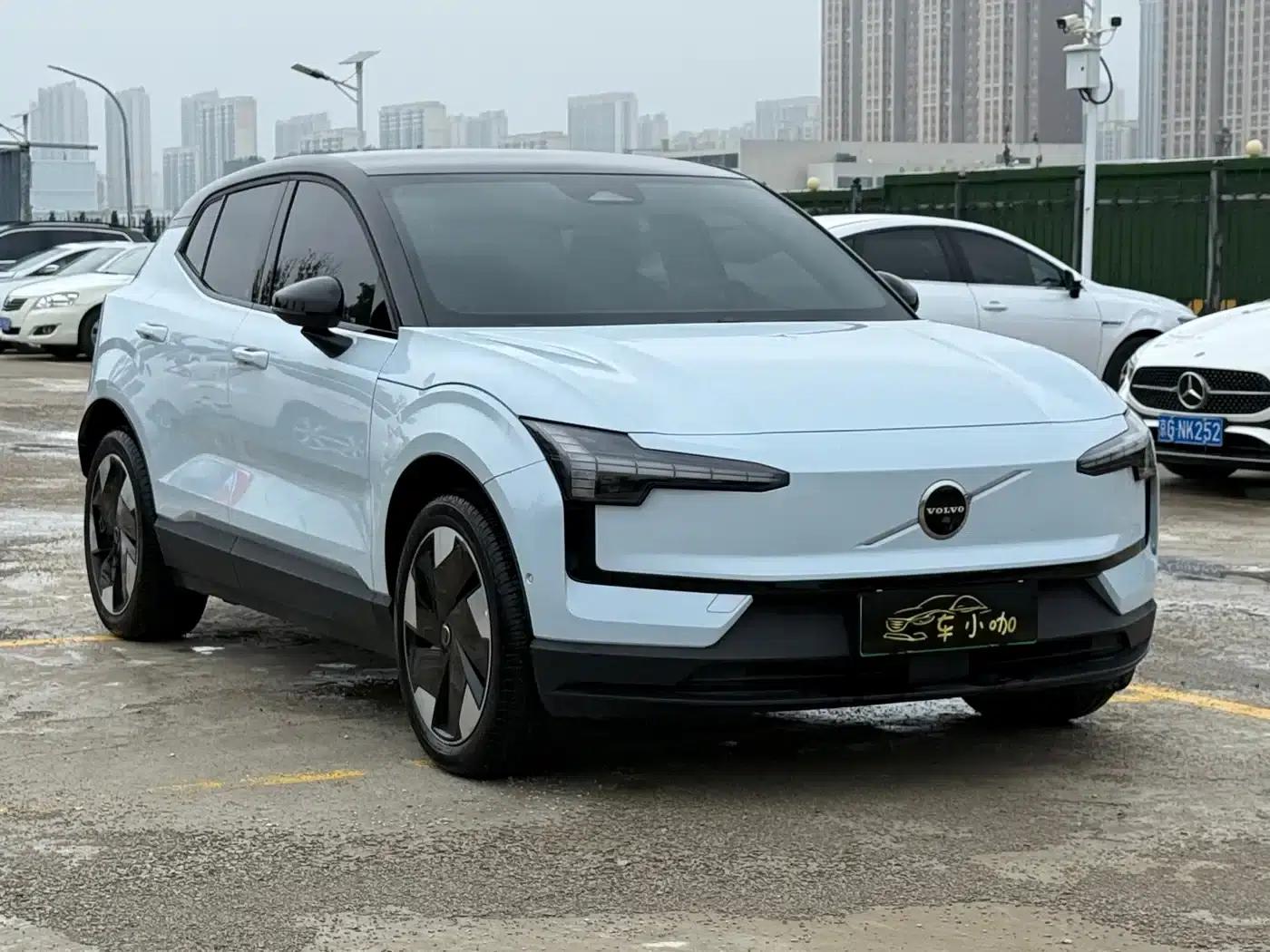 Volvo EX30 2025 Rear-Wheel Drive Long Range Ultra — миниатюра 3