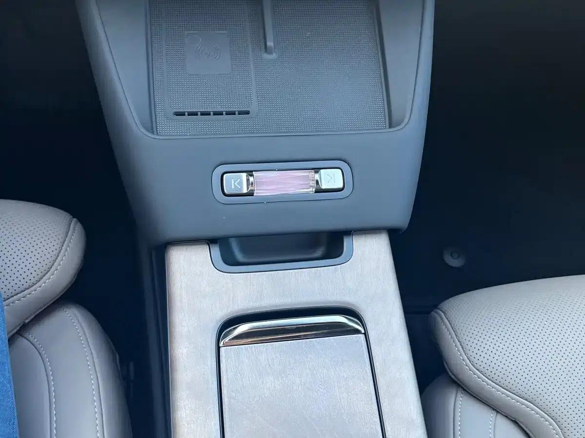 2026 Volvo XC70 Plug-in Hybrid, All-Wheel Drive, Ultra Range — миниатюра 14