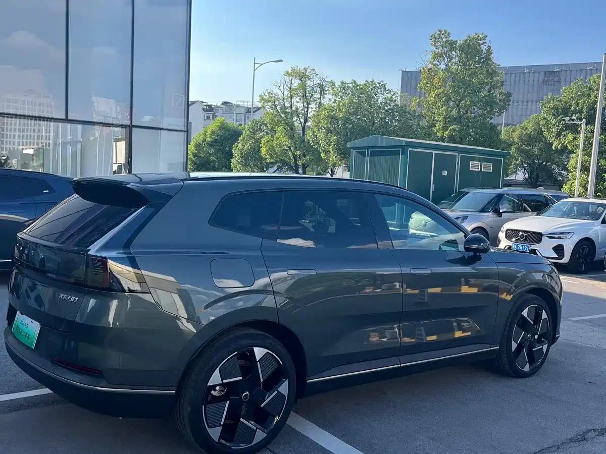 2026 Volvo XC70 Plug-in Hybrid, All-Wheel Drive, Ultra Range — миниатюра 6