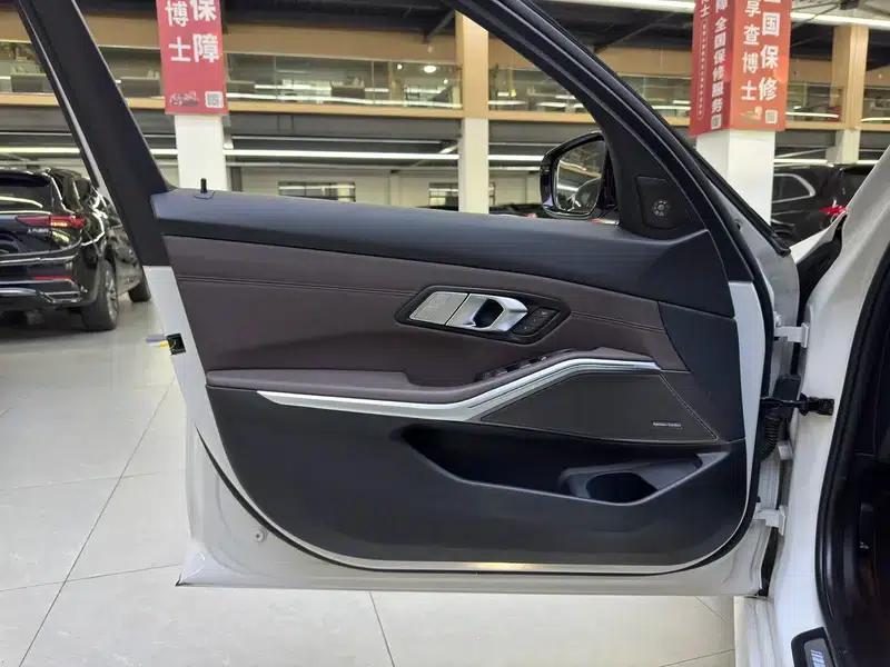 2021 BMW 3 Series 325Li M Sport Shadow Edition — миниатюра 14