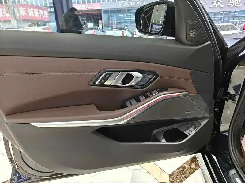 2025 BMW 3 Series 330Li M Sport Shadow Edition — миниатюра 9