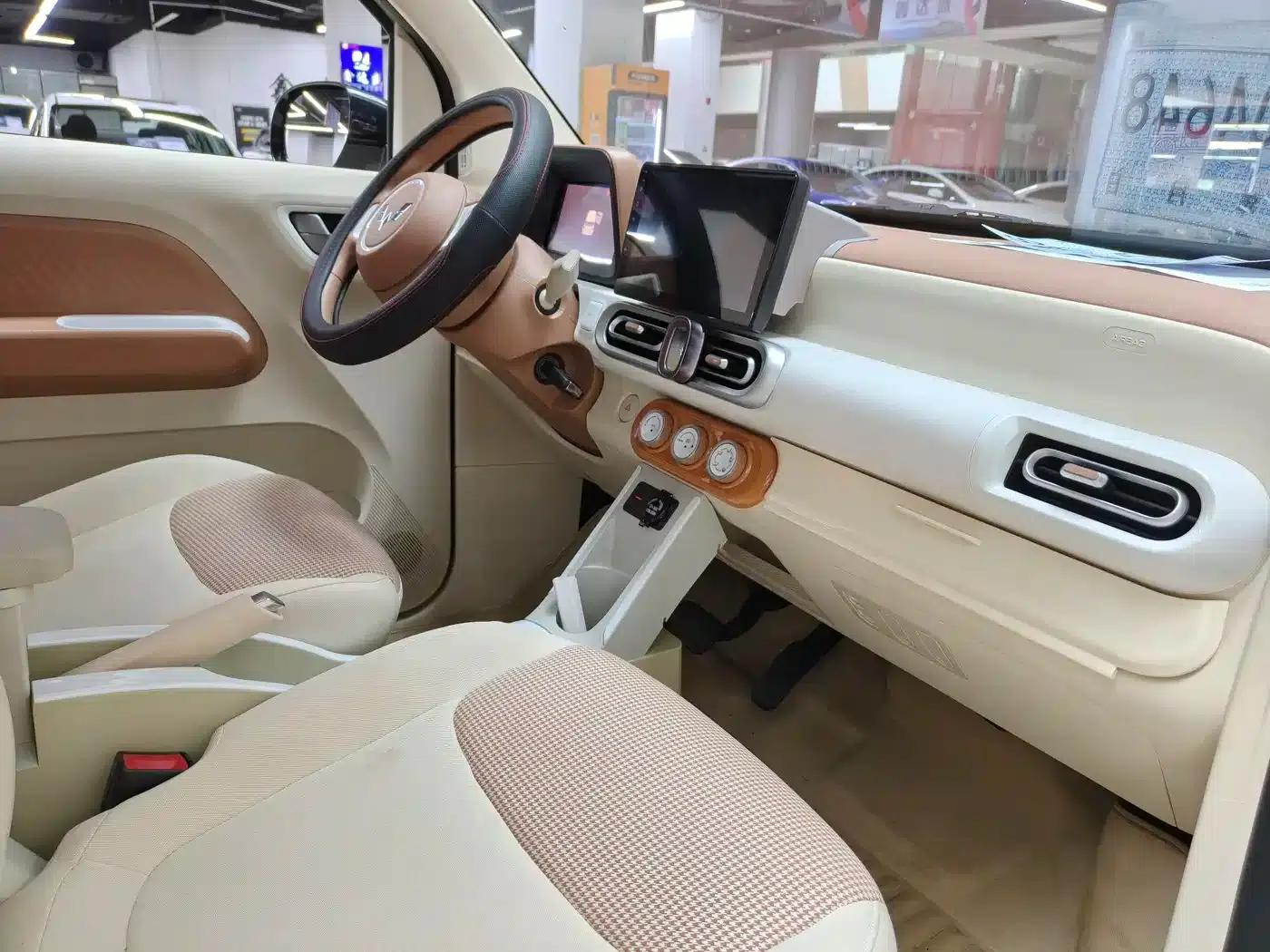 Hongguang MINIEV 2024 Third Generation 215km/h Youth Edition — миниатюра 11